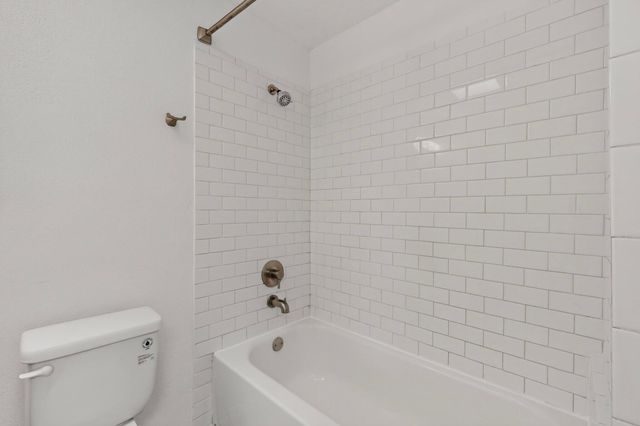 915 Pacific Avenue SW, Albuquerque, NM 87102