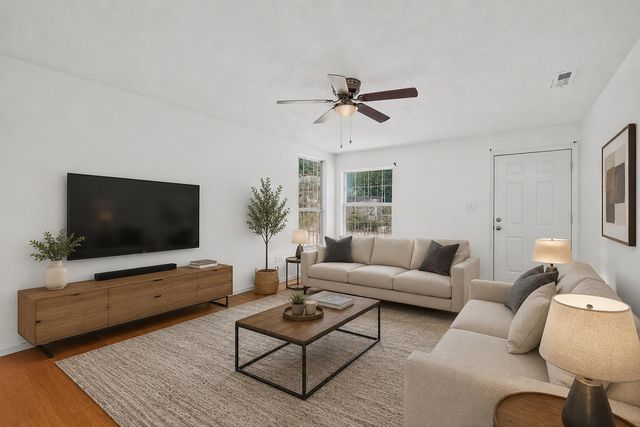 915 Pacific Avenue SW, Albuquerque, NM 87102