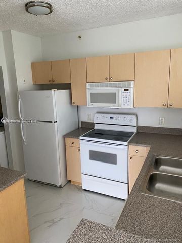 7980 N Nob Hill Rd 102, Tamarac, FL 33321