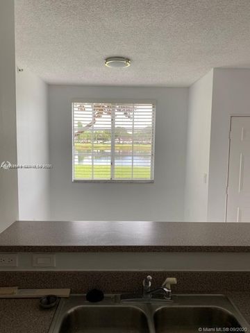 7980 N Nob Hill Rd 102, Tamarac, FL 33321