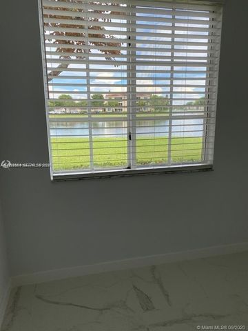 7980 N Nob Hill Rd 102, Tamarac, FL 33321