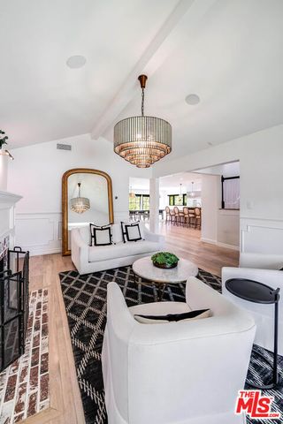 4239 W Mcfarlane Avenue, Burbank, CA 91505
