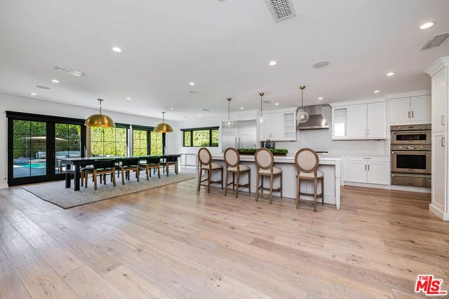 4239 W Mcfarlane Avenue, Burbank, CA 91505