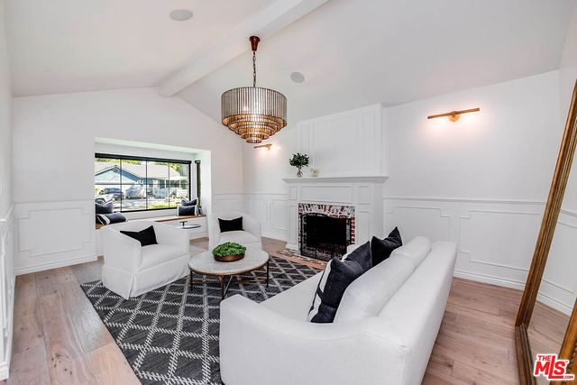 4239 W Mcfarlane Avenue, Burbank, CA 91505