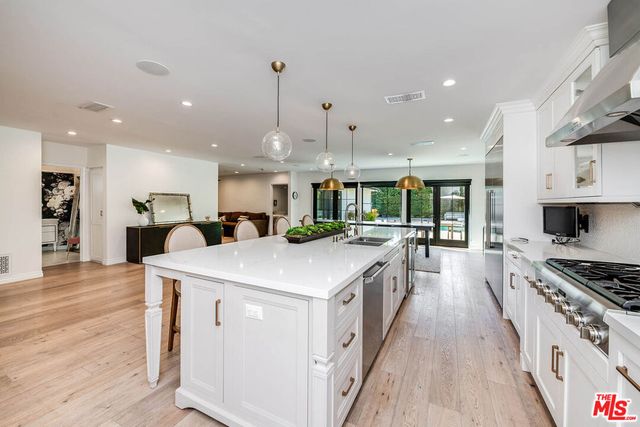 4239 W Mcfarlane Avenue, Burbank, CA 91505