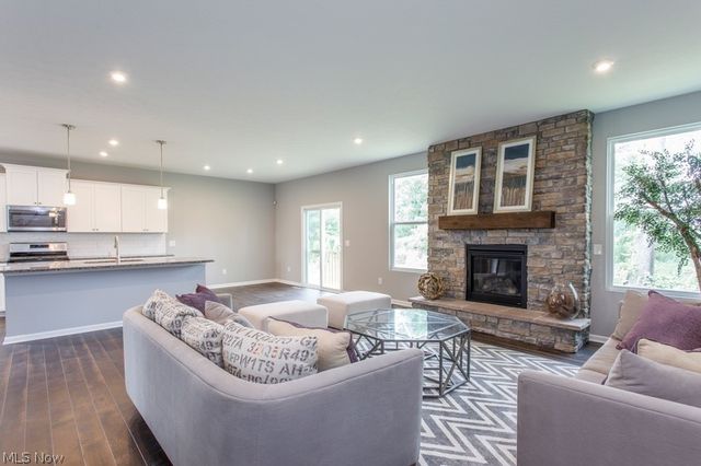 3618 Great Windsor Lane, Green, OH 44685