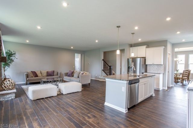3618 Great Windsor Lane, Green, OH 44685