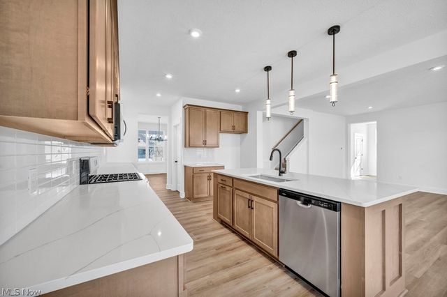 3618 Great Windsor Lane, Green, OH 44685