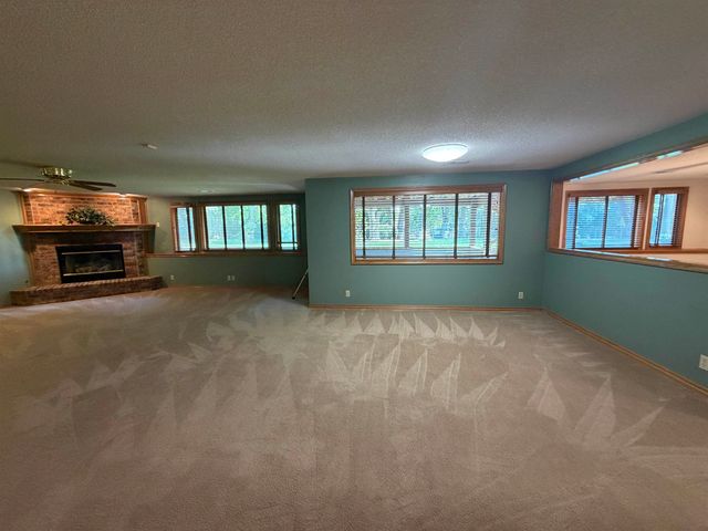 1330 N Hickory Creek, Wichita, KS 67235