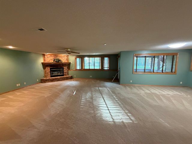 1330 N Hickory Creek, Wichita, KS 67235