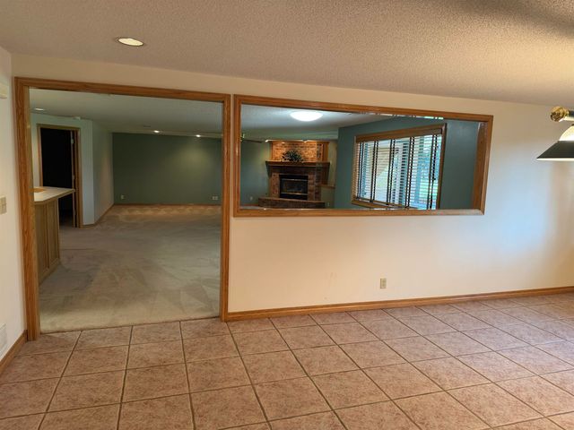 1330 N Hickory Creek, Wichita, KS 67235