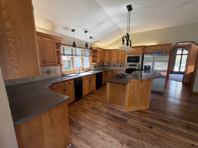 1330 N Hickory Creek, Wichita, KS 67235