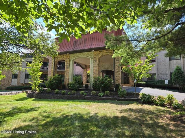 5800 Coach Gate Wynde APT 295, Louisville, KY 40207