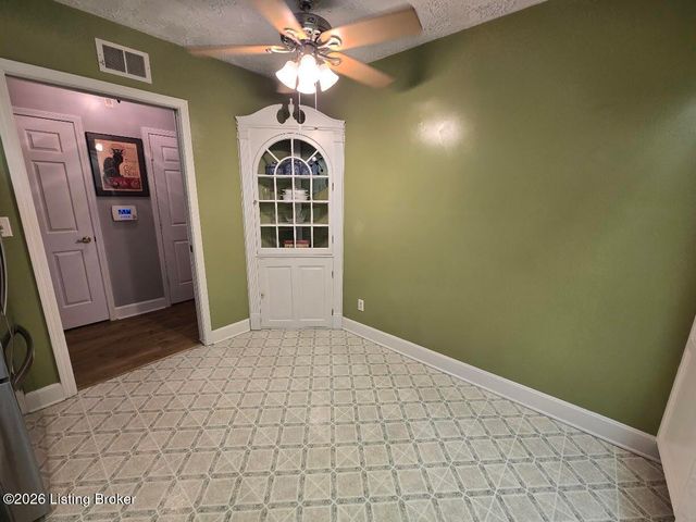 5800 Coach Gate Wynde APT 295, Louisville, KY 40207