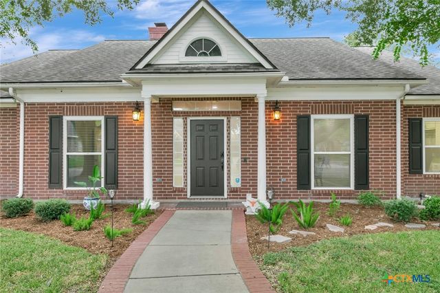 107 Masters Court, Victoria, TX 77904