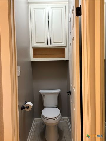 107 Masters Court, Victoria, TX 77904