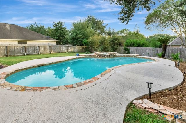 107 Masters Court, Victoria, TX 77904