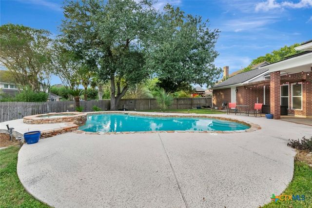 107 Masters Court, Victoria, TX 77904
