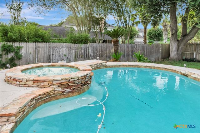 107 Masters Court, Victoria, TX 77904