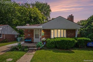 23116 Beechwood Avenue, Eastpointe, MI 48021