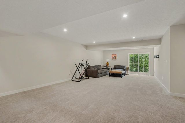 252 Arlington Drive, Pickerington, OH 43147