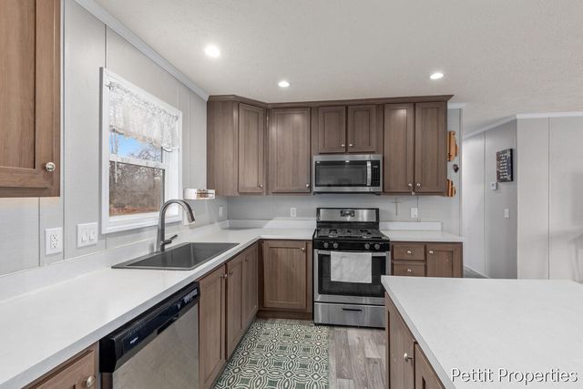 7204 E Grand River Avenue 253, Portland, MI 48875