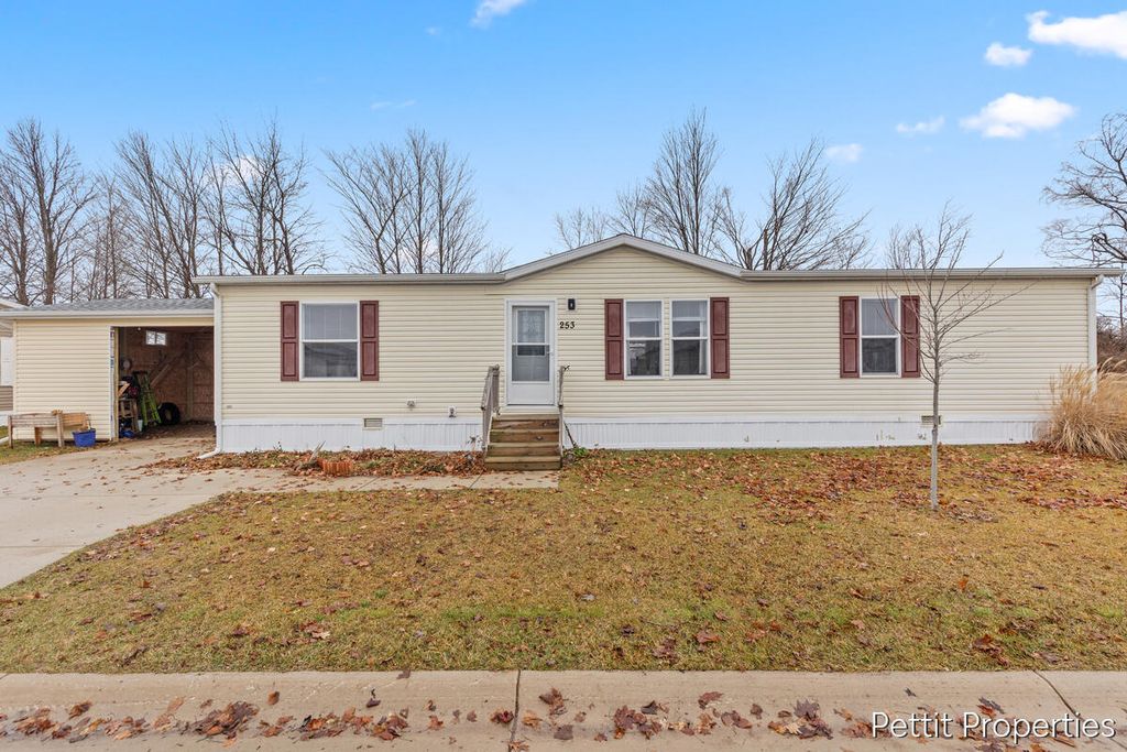 7204 E Grand River Avenue 253, Portland, MI 48875