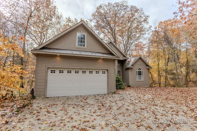 18486 W Spring Lake Road, Spring Lake, MI 49456