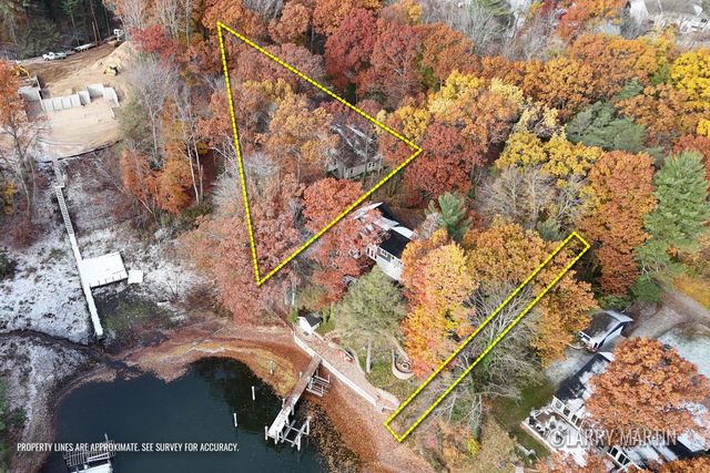 18486 W Spring Lake Road, Spring Lake, MI 49456