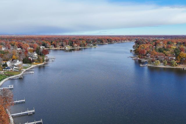 18486 W Spring Lake Road, Spring Lake, MI 49456