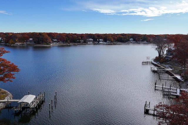 18486 W Spring Lake Road, Spring Lake, MI 49456