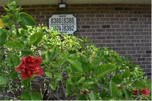 8392 S Coral Cir 8392, North Lauderdale, FL 33068