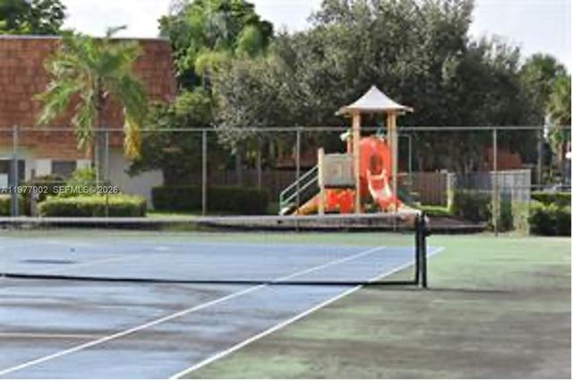 8392 S Coral Cir 8392, North Lauderdale, FL 33068