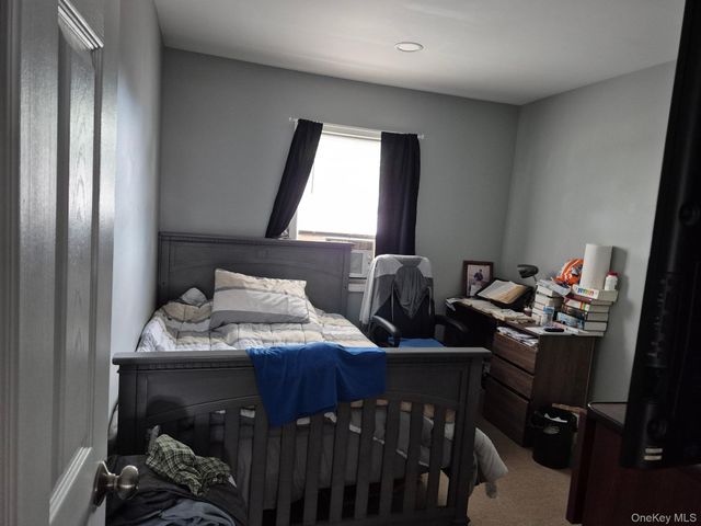 16 Pilot Street, Hempstead, NY 11550