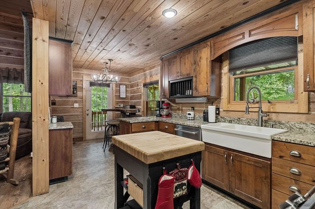 113 Allens Way, Crossville, TN 38572