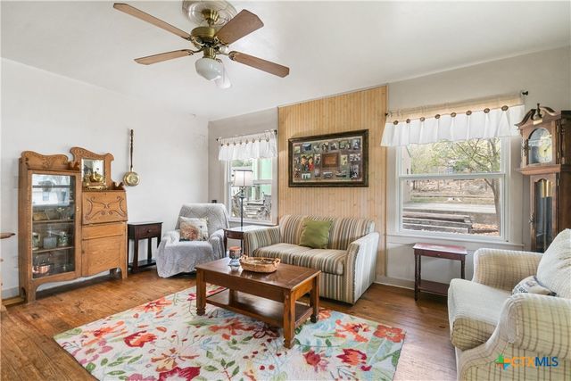 1035 Madeline Street, New Braunfels, TX 78132