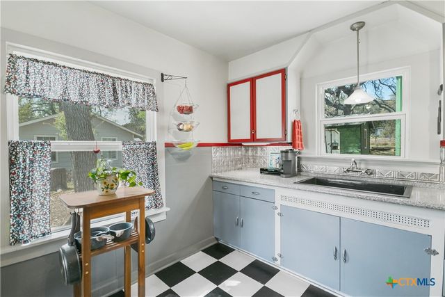 1035 Madeline Street, New Braunfels, TX 78132