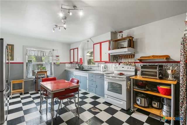 1035 Madeline Street, New Braunfels, TX 78132