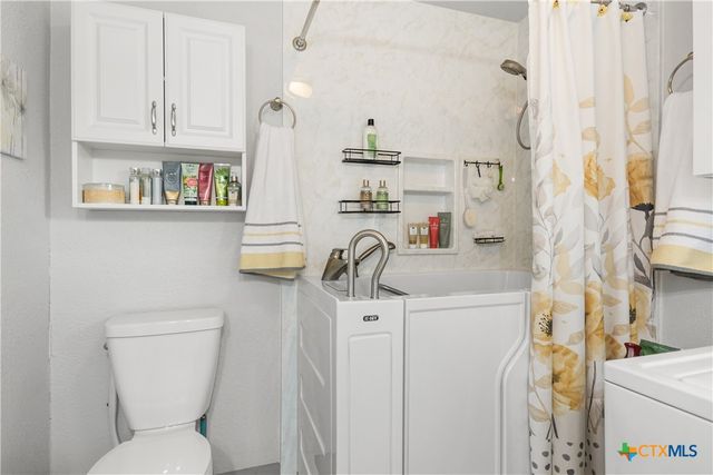 1035 Madeline Street, New Braunfels, TX 78132