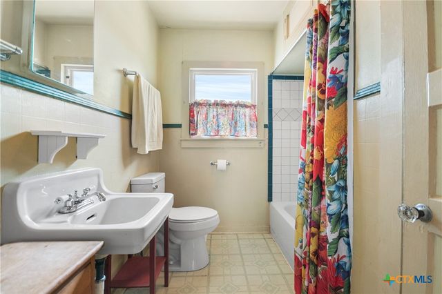 1035 Madeline Street, New Braunfels, TX 78132