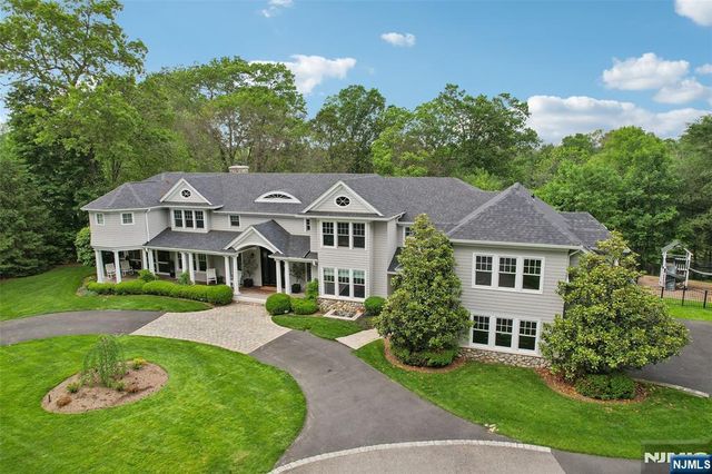 1021 Hillcrest Road, Ridgewood, NJ 07450