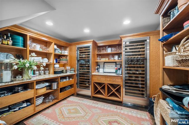 1021 Hillcrest Road, Ridgewood, NJ 07450