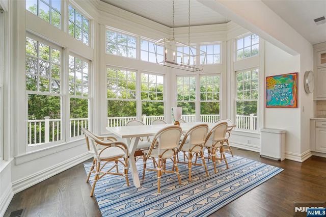 1021 Hillcrest Road, Ridgewood, NJ 07450