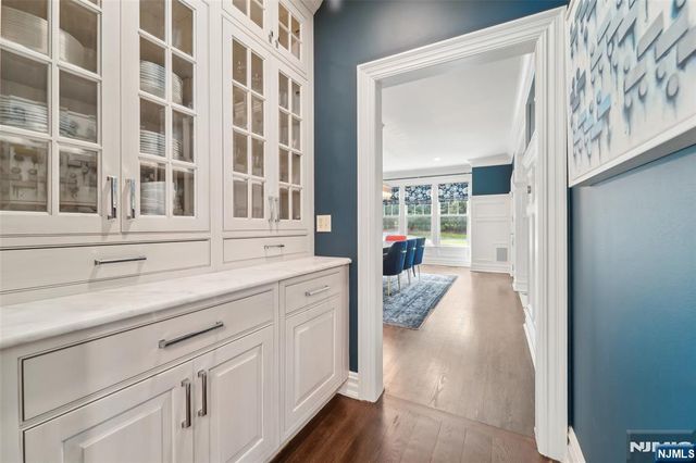 1021 Hillcrest Road, Ridgewood, NJ 07450