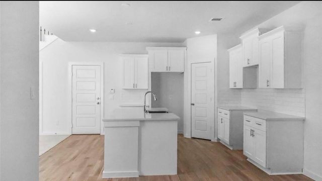 6634 Escondido Drive, Rosharon, TX 77583