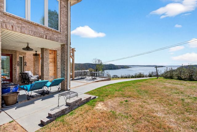 501 River Trace Dr, Dover, TN 37058