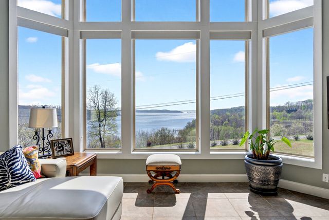 501 River Trace Dr, Dover, TN 37058
