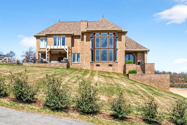 501 River Trace Dr, Dover, TN 37058