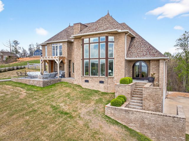 501 River Trace Dr, Dover, TN 37058