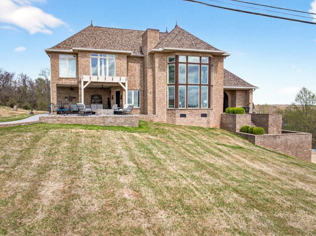 501 River Trace Dr, Dover, TN 37058